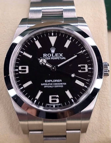 Rolex Explorer Black Dial on Oyster 214270 Complete 2020