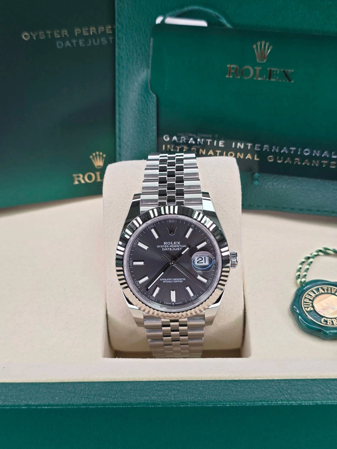 Rolex Datejust Rhodium Dial on Jubilee 126334 Complete 2026