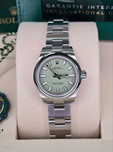 Rolex Oyster Perpetual 28 Pistachio Dial on Oyster 276200 Complete 2025