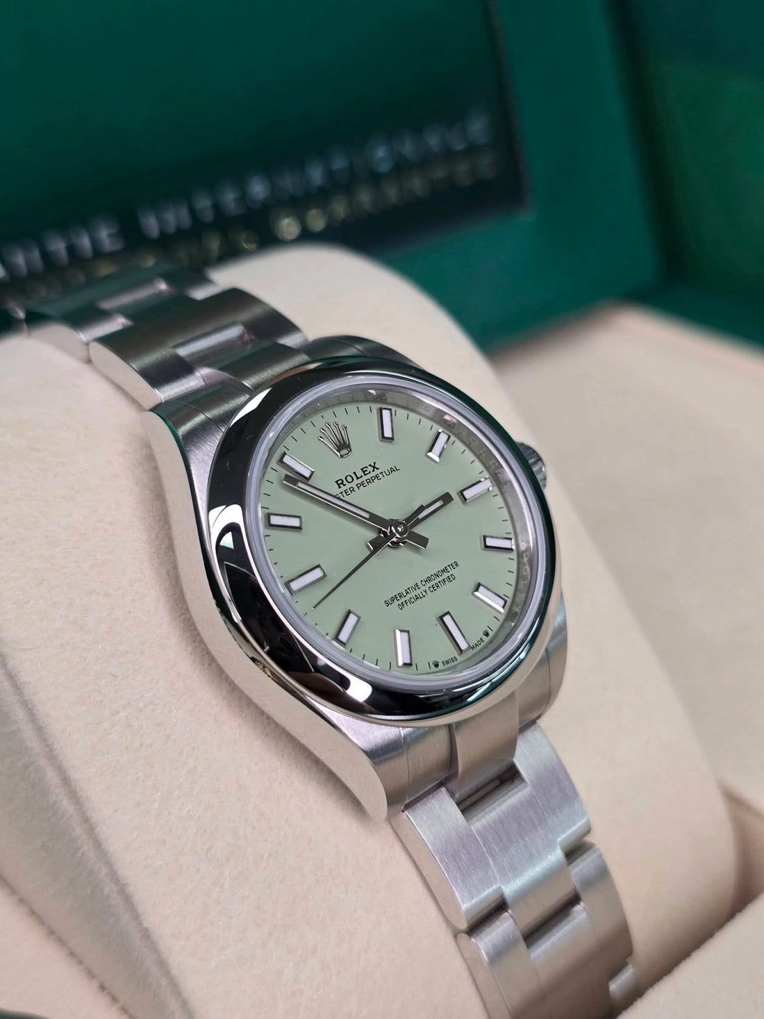 Rolex Oyster Perpetual 28 Pistachio Dial on Oyster 276200 Complete 2025